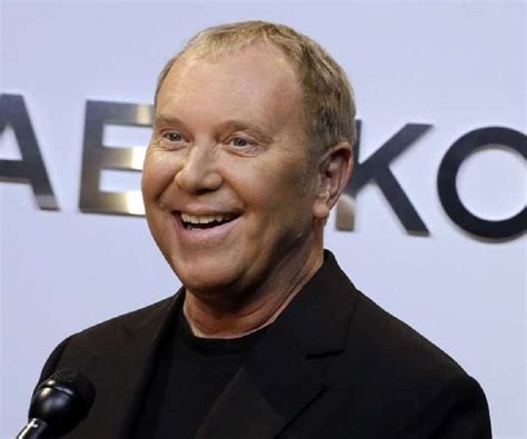 michael kors biografia|Michael Kors founded.